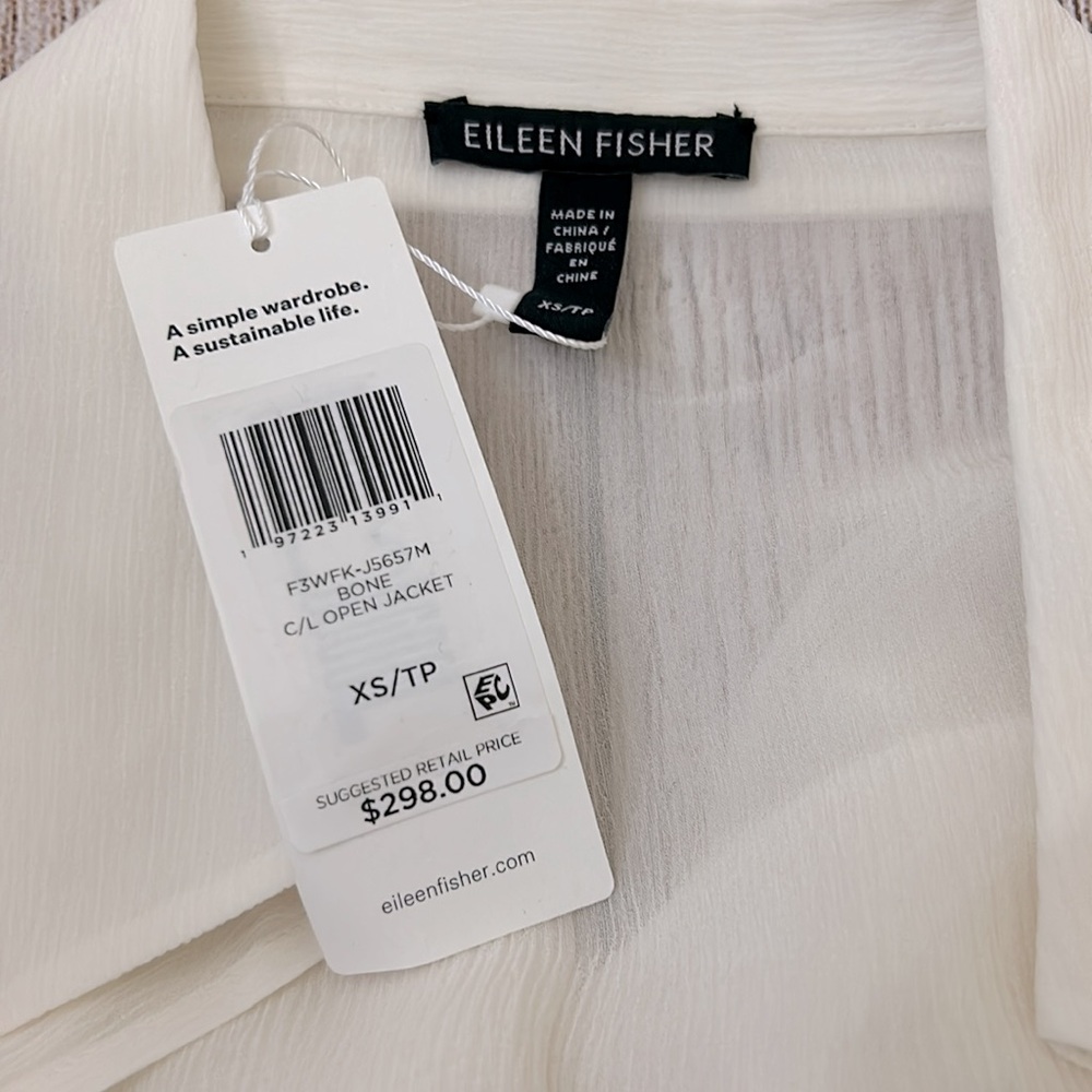 NWT Eileen Fisher Crinkled
Sheer Silk Classic Collar
Jacket - Picture 7 of 9